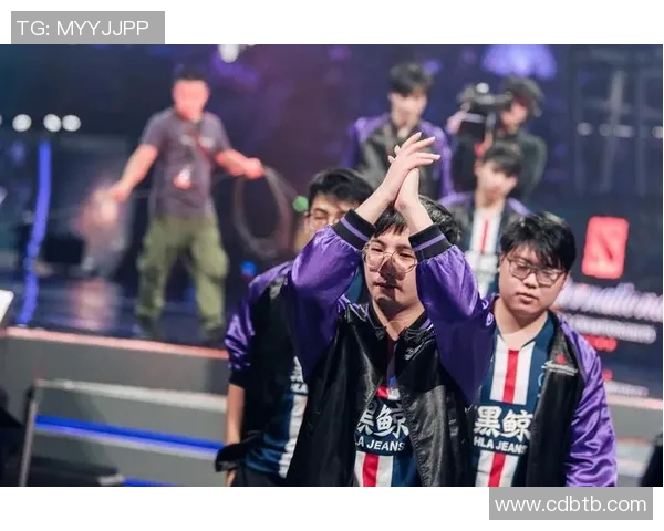 热议DOTA2FPX战队如何通过快速变革重塑竞争力与团队实力