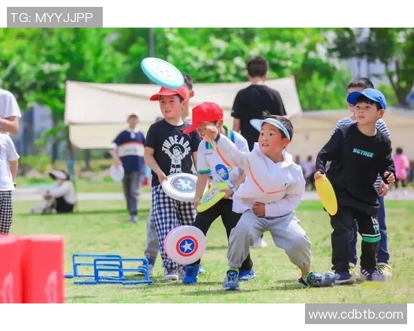 西安飞盘队在极限运动嘉年华中的团队协作表现精彩点评