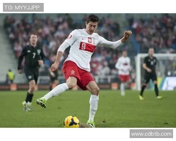 波兰与智利激战成平局双方各自展现实力与韧性