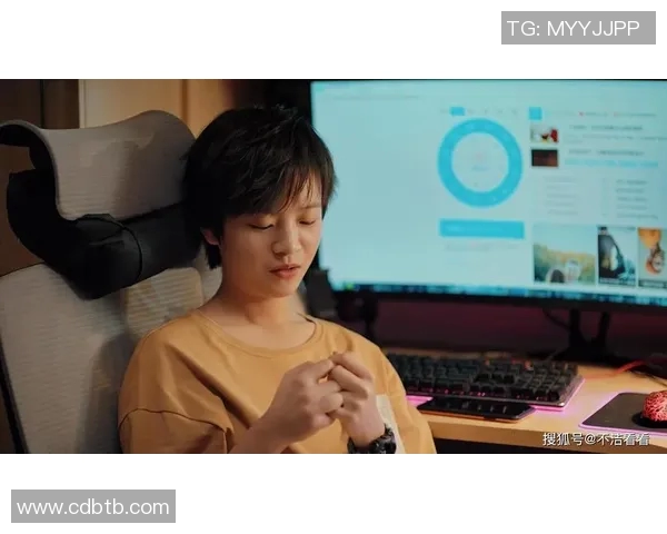 祝铭震：从青涩少年到电竞明星的成长之路与奋斗故事