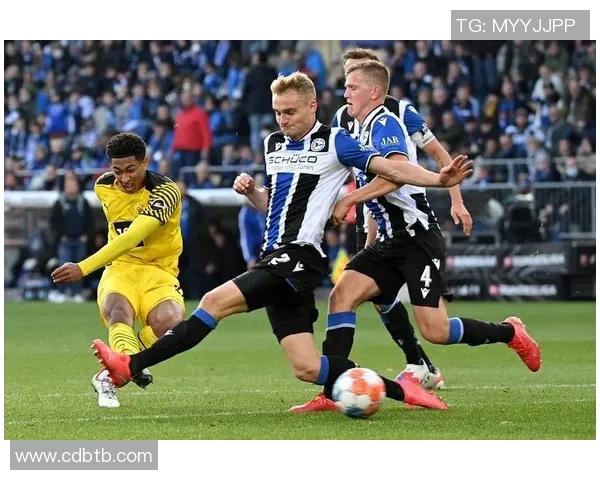 科隆与比勒费尔德的精彩对决比分揭晓，赛季走势分析与精彩瞬间回顾