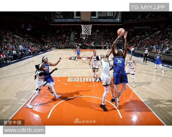 芝加哥天空队与梦想队的激烈对决揭示WNBA季后赛的精彩瞬间与战术较量