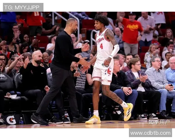 火箭与爵士首轮对决精彩纷呈球迷期待激烈较量与精彩瞬间